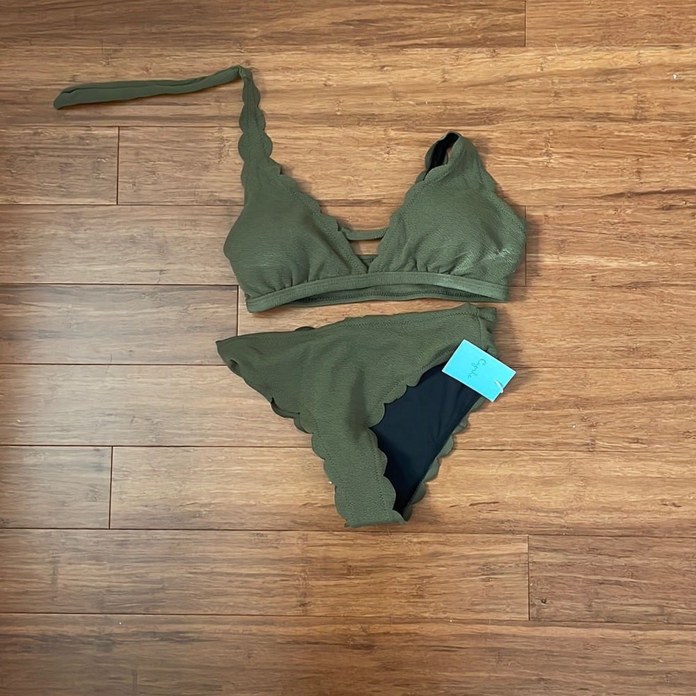 NWT cupshe bikini in green